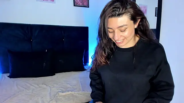 Snapshot of _michonne_ chatting on 02-06-25, 01:27 michonne online show from 02-06-25, 01:27