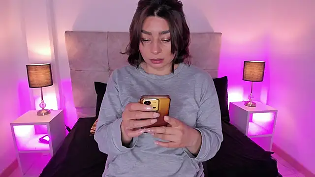 Snapshot of _michonne_ chatting on 03-13-25, 08:22 michonne online show from 03-13-25, 08:22