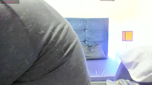 Snapshot of _michonne_ chatting on 03-15-25, 07:38 michonne online show from 03-15-25, 07:38