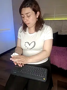 Snapshot of _michonne_ chatting on 10-02-25, 09:00 michonne online show from 10-02-25, 09:00