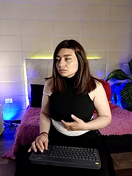 Snapshot of _michonne_ chatting on 10-22-25, 08:52 michonne online show from 10-22-25, 08:52