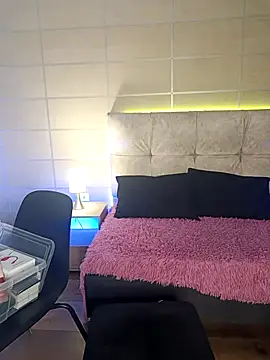 Snapshot of _michonne_ chatting on 11-29-25, 08:56 michonne online show from 11-29-25, 08:56