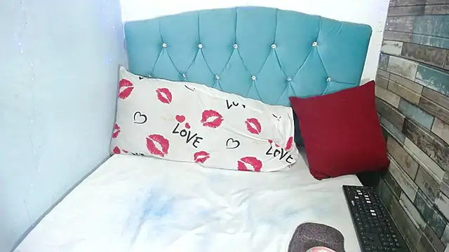 Snapshot of Tiana_Ebony18 chatting on 03-10-25, 03:09 Tiana Ebony18 online show from 03-10-25, 03:09