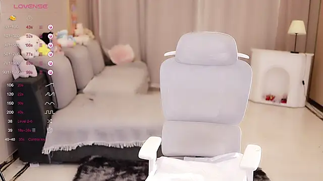 Snapshot of Moonccoi chatting on 02-18-25, 09:20 Moonccoi online show from 02-18-25, 09:20