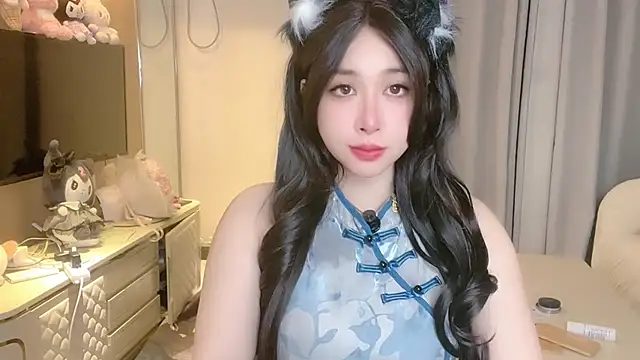 Snapshot of Moonccoi chatting on 10-24-25, 12:45 Moonccoi online show from 10-24-25, 12:45