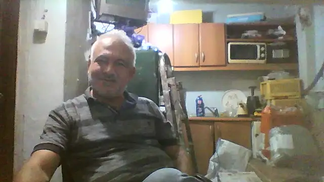 Snapshot of murat7888 chatting on 10-17-25, 06:27 murat7888 online show from 10-17-25, 06:27