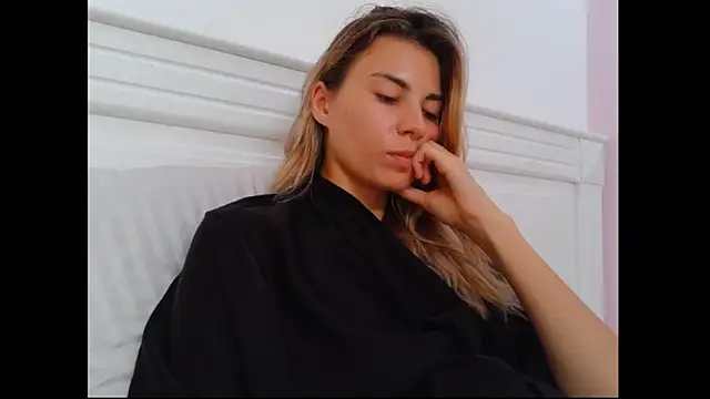 Snapshot of Goddess_Lia chatting on 02-06-25, 06:51 Goddess Lia online show from 02-06-25, 06:51