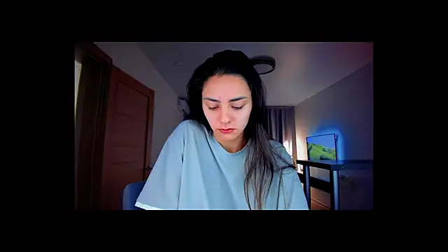 Snapshot of EmiliaZen chatting on 10-07-25, 02:36 EmiliaZen online show from 10-07-25, 02:36