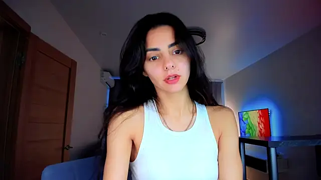 Snapshot of EmiliaZen chatting on 10-10-25, 01:10 EmiliaZen online show from 10-10-25, 01:10