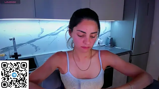 EmiliaZen online show from 07-18-26, 04:22