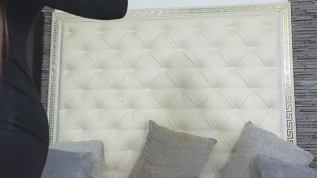 Snapshot of EliteDomina chatting on 10-01-25, 06:41 EliteDomina online show from 10-01-25, 06:41