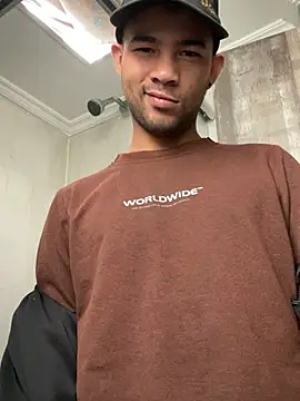 Snapshot of Twink_X chatting on 02-13-25, 01:48 Twink X online show from 02-13-25, 01:48