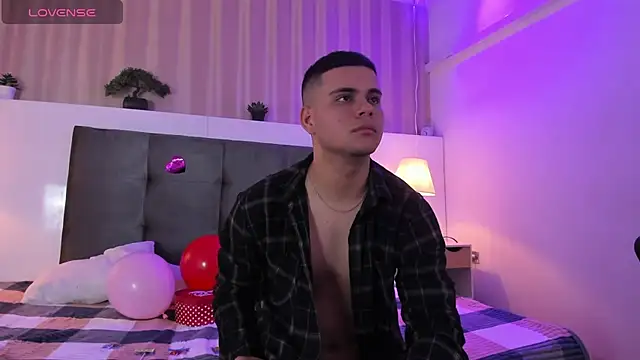 Snapshot of Sebastian_Phoenix chatting on 02-15-25, 06:23 Sebastian Phoenix online show from 02-15-25, 06:23