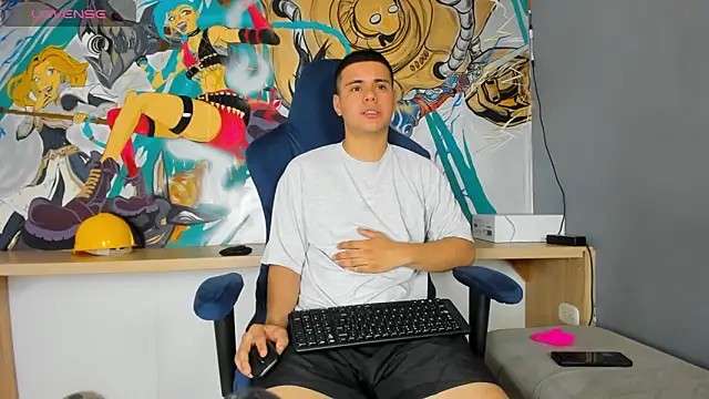 Snapshot of Sebastian_Phoenix chatting on 03-01-25, 03:21 Sebastian Phoenix online show from 03-01-25, 03:21