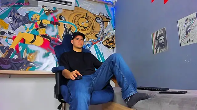 Snapshot of Sebastian_Phoenix chatting on 03-09-25, 03:11 Sebastian Phoenix online show from 03-09-25, 03:11