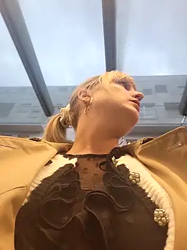 Snapshot of Sexybiene969 chatting on 10-01-25, 04:24 Sexybiene969 online show from 10-01-25, 04:24