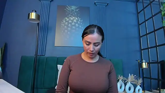 scarlet edwars online show from 03-25-26, 07:42