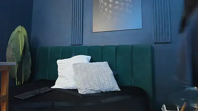 scarlet edwars online show from 04-05-26, 12:13