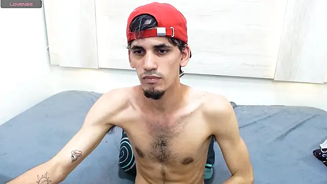 Snapshot of Dirty_Kingg chatting on 02-07-25, 11:45 Dirty Kingg online show from 02-07-25, 11:45