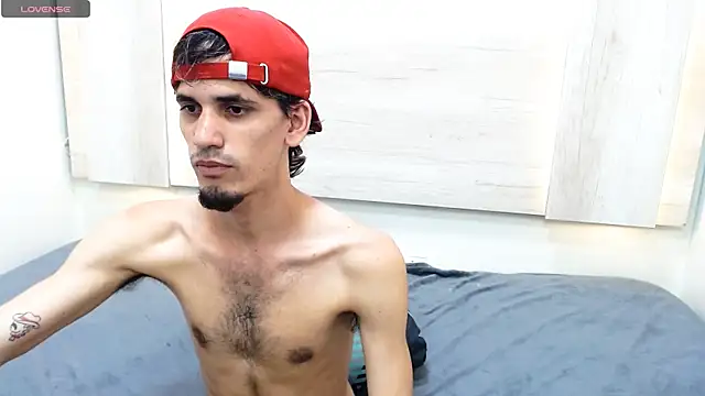 Snapshot of Dirty_Kingg chatting on 02-08-25, 02:47 Dirty Kingg online show from 02-08-25, 02:47