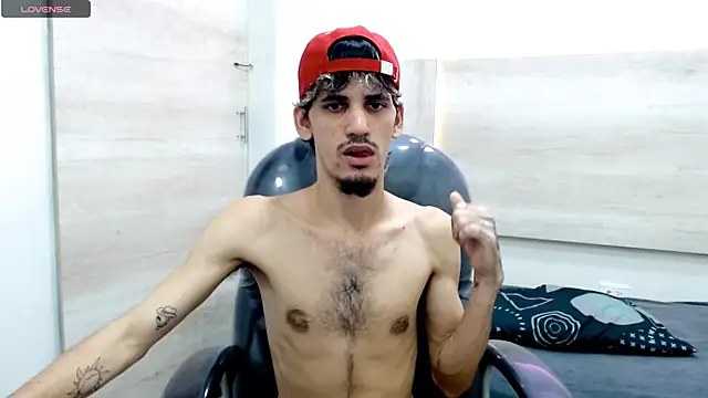 Snapshot of Dirty_Kingg chatting on 02-15-25, 08:33 Dirty Kingg online show from 02-15-25, 08:33