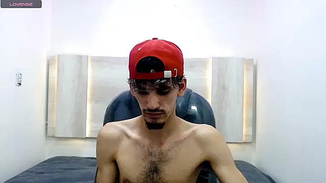 Snapshot of Dirty_Kingg chatting on 02-17-25, 08:36 Dirty Kingg online show from 02-17-25, 08:36