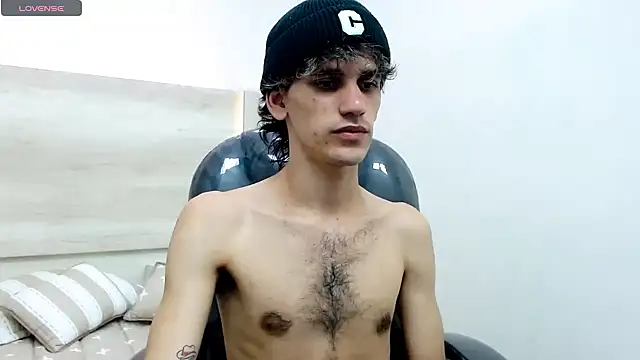 Snapshot of Dirty_Kingg chatting on 03-09-25, 09:25 Dirty Kingg online show from 03-09-25, 09:25