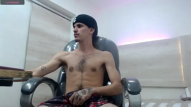 Snapshot of Dirty_Kingg chatting on 03-22-25, 08:15 Dirty Kingg online show from 03-22-25, 08:15