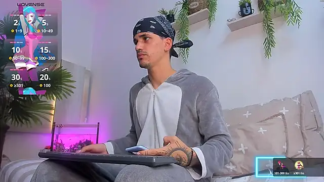 Snapshot of Dirty_Kingg chatting on 10-18-25, 08:42 Dirty Kingg online show from 10-18-25, 08:42