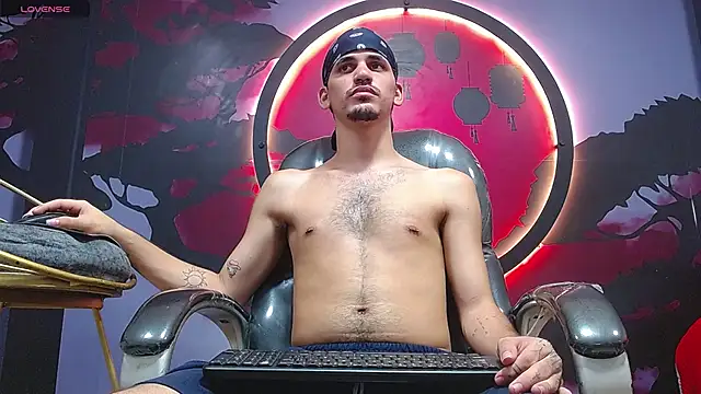 Snapshot of Dirty_Kingg chatting on 11-09-25, 09:13 Dirty Kingg online show from 11-09-25, 09:13