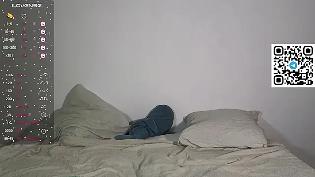 Julian wins online show from 12-20-25, 04:47