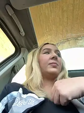 hotamanda01 online show from 02-25-26, 11:42