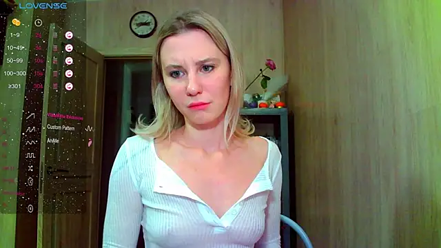 Snapshot of Caramel_piegirl chatting on 07-16-26, 10:38 Caramel piegirl online show from 07-16-26, 10:38