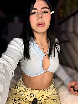 Laura-Khalifa online show from 04-15-26, 03:46