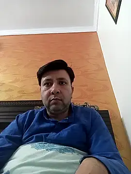 innocentboy1987 online show from 04-10-26, 06:51