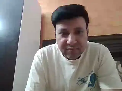 Snapshot of innocentboy1987 chatting on 04-24-26, 05:54 innocentboy1987 online show from 04-24-26, 05:54