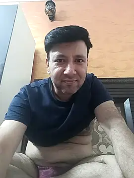 Snapshot of innocentboy1987 chatting on 05-03-26, 04:24 innocentboy1987 online show from 05-03-26, 04:24