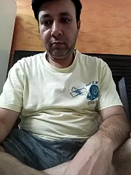 Snapshot of innocentboy1987 chatting on 05-17-26, 04:36 innocentboy1987 online show from 05-17-26, 04:36