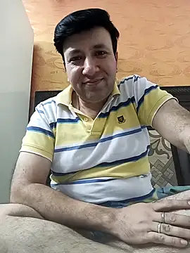 Snapshot of innocentboy1987 chatting on 05-20-26, 04:46 innocentboy1987 online show from 05-20-26, 04:46