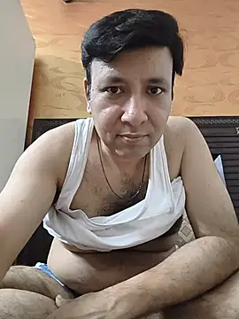 Snapshot of innocentboy1987 chatting on 07-05-26, 04:25 innocentboy1987 online show from 07-05-26, 04:25