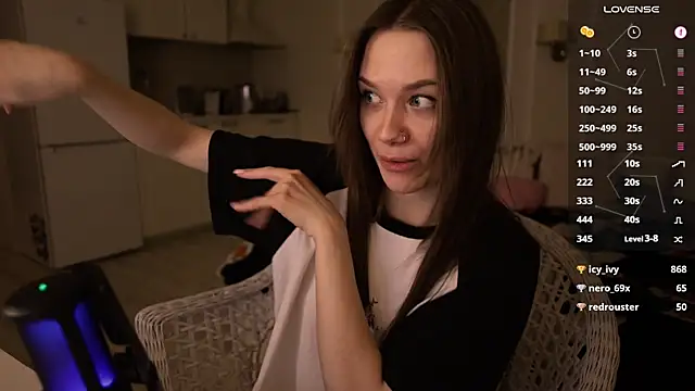 Snapshot of alexa_feels_ chatting on 02-23-25, 06:45 alexa feels online show from 02-23-25, 06:45