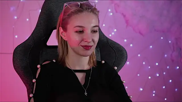 PhilippaAdamas online show from 02-27-25, 05:45