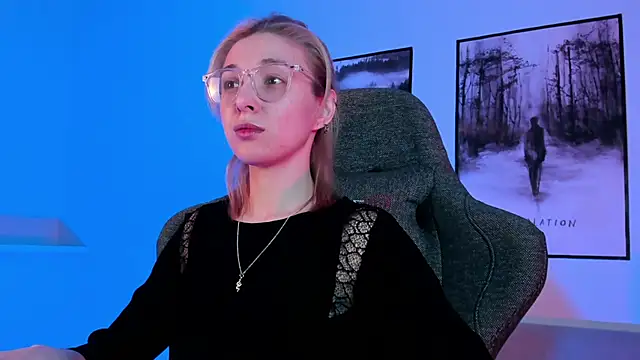 PhilippaAdamas online show from 03-06-25, 02:41