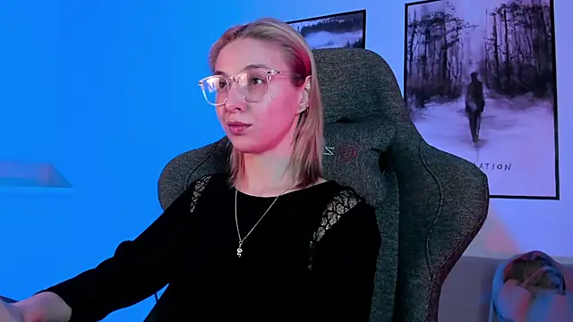 PhilippaAdamas online show from 03-06-25, 08:52