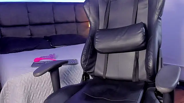 Aiiden 15 online show from 10-09-25, 02:26