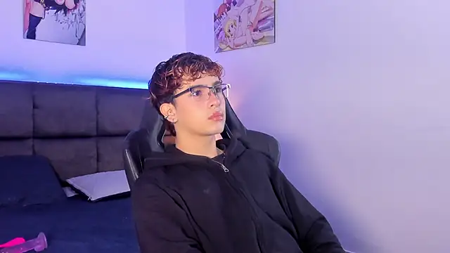 Aiiden 15 online show from 10-18-25, 11:55