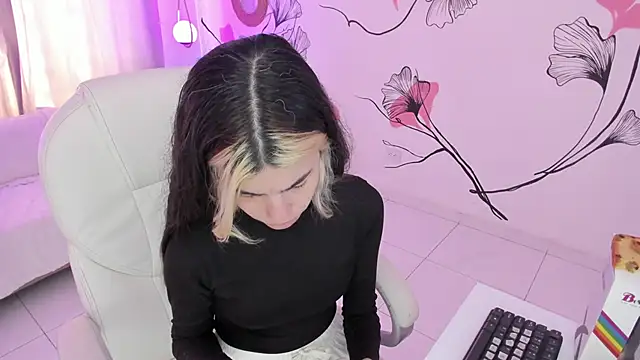 Isabela Fiorelli online show from 10-09-25, 01:20