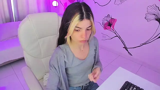 Isabela Fiorelli online show from 11-27-25, 01:24