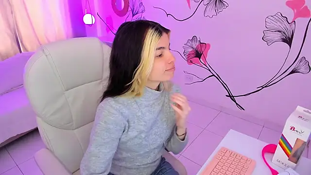 Isabela Fiorelli online show from 12-02-25, 01:05