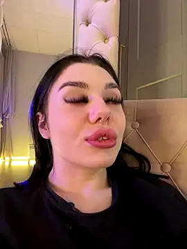 MaeveMoon online show from 11-13-25, 06:18